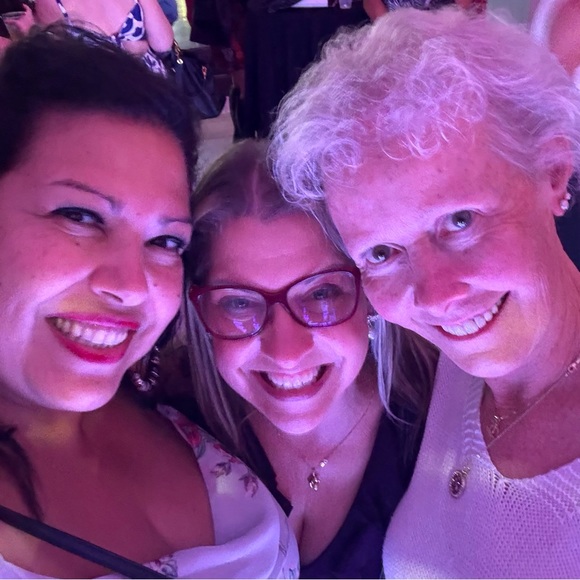 Meet your Posher, Christina - Picture 7 of 7